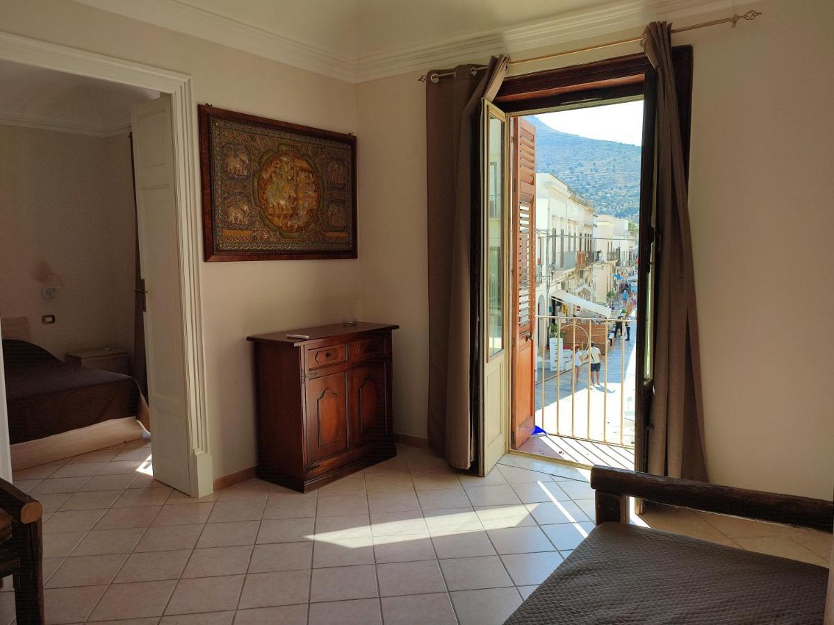 Centralissima Favignana Buitenkant foto