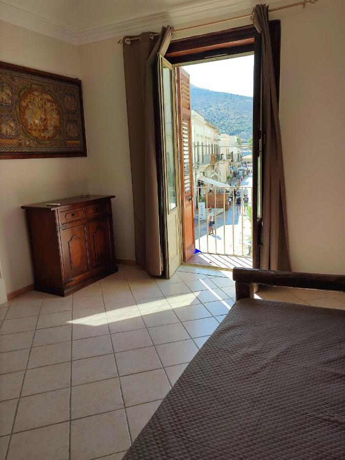Centralissima Favignana Buitenkant foto